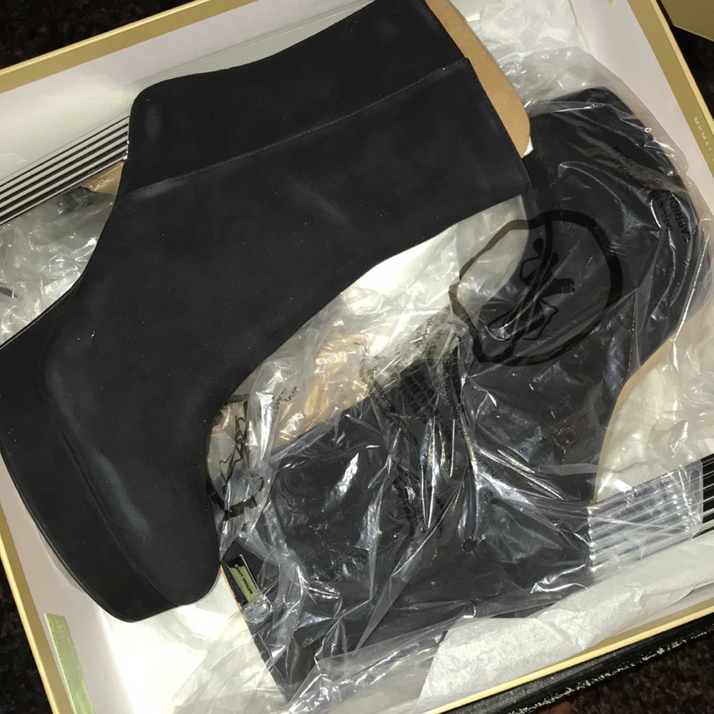 Michael Kors Porter Suede Platform Ankle Boot NEW - Picture 2 of 5